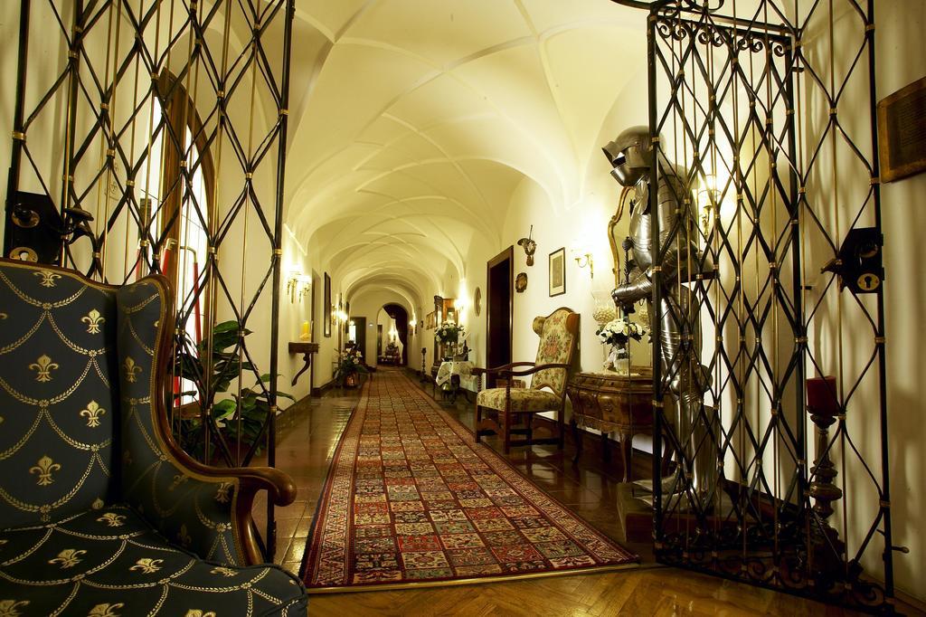 אימסט Schlosshotel Post Edelfreisitz Sprengenstein מראה חיצוני תמונה